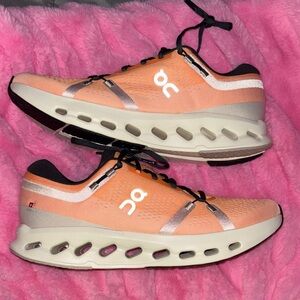 On Running Peach and White Mens Athletic Running Shoes